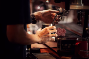 KAFVE | close-up-barista-making-cappuccino-bartender-preparing-coffee-drink_1150-14699